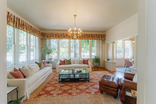 815 E Sycamore Avenue, Tulare, CA 93274
