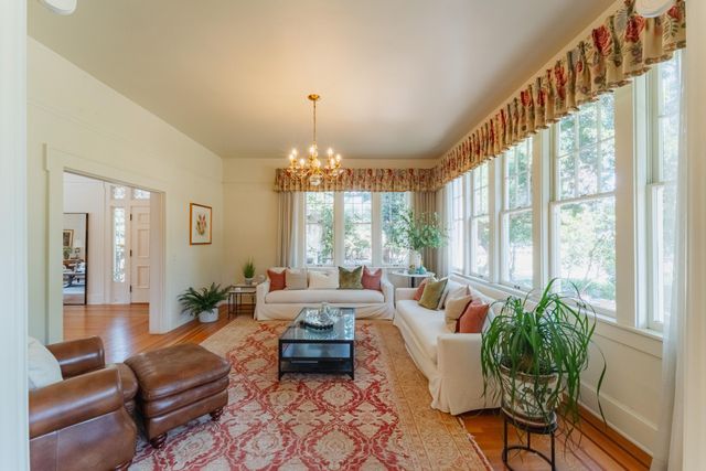 815 E Sycamore Avenue, Tulare, CA 93274