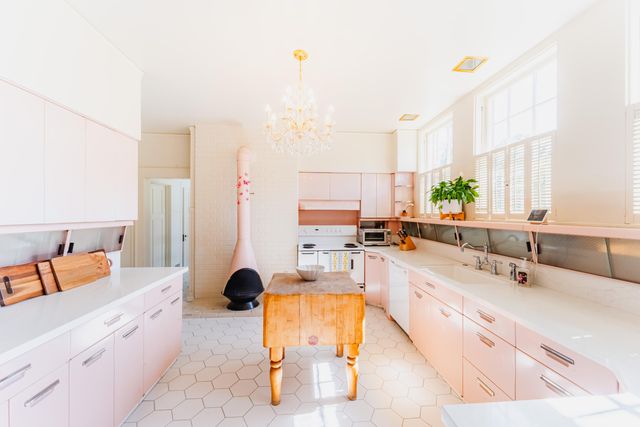 815 E Sycamore Avenue, Tulare, CA 93274