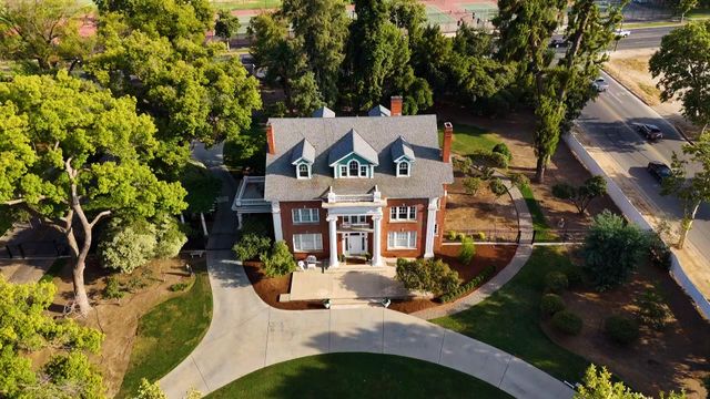 815 E Sycamore Avenue, Tulare, CA 93274