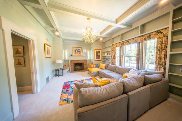 815 E Sycamore Avenue, Tulare, CA 93274