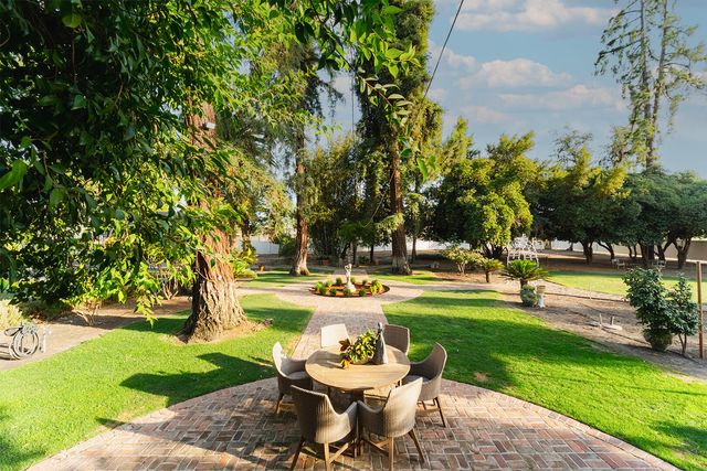 815 E Sycamore Avenue, Tulare, CA 93274