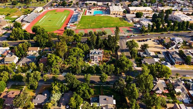 815 E Sycamore Avenue, Tulare, CA 93274