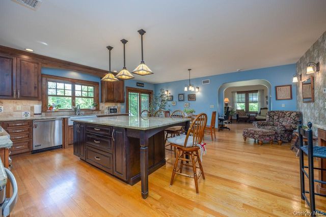 64 Mountainview Avenue, Pearl River, NY 10965