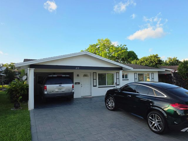 4717 NW 58th Street, Tamarac, FL 33319