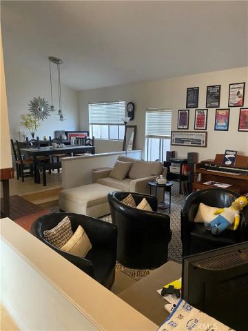 1204 Elm Ave, Manhattan Beach, CA 90266