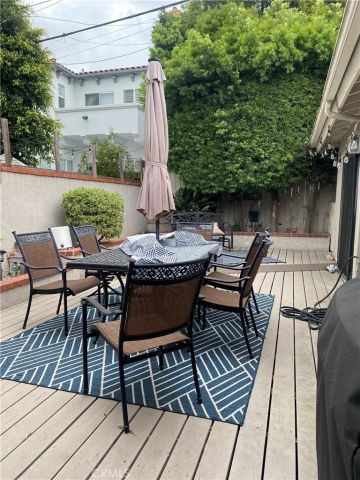 1204 Elm Ave, Manhattan Beach, CA 90266