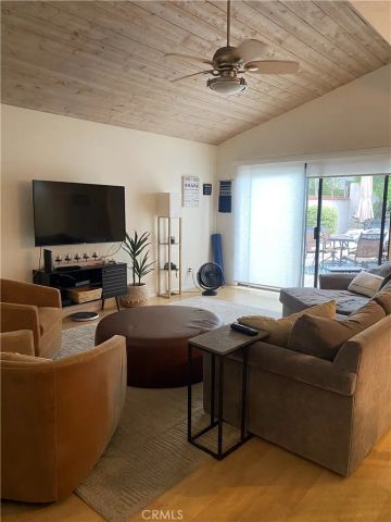 1204 Elm Ave, Manhattan Beach, CA 90266