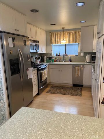 1204 Elm Ave, Manhattan Beach, CA 90266