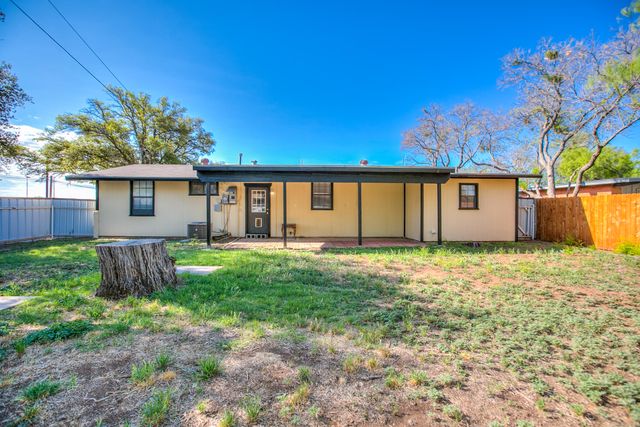 2452 Baylor Avenue, San Angelo, TX 76904