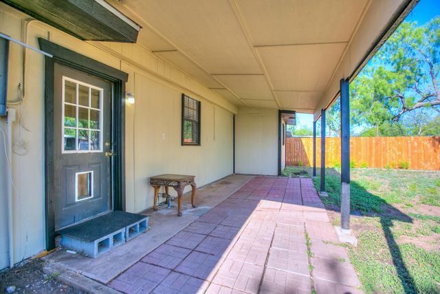 2452 Baylor Avenue, San Angelo, TX 76904