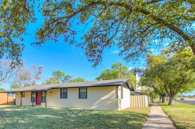 2452 Baylor Avenue, San Angelo, TX 76904