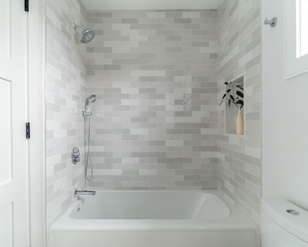 712 Watertown St 712, Newton, MA 02460