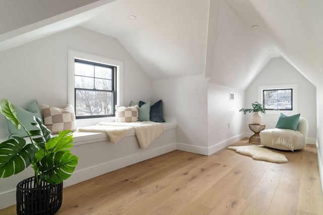 712 Watertown St 712, Newton, MA 02460