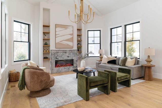 712 Watertown St 712, Newton, MA 02460