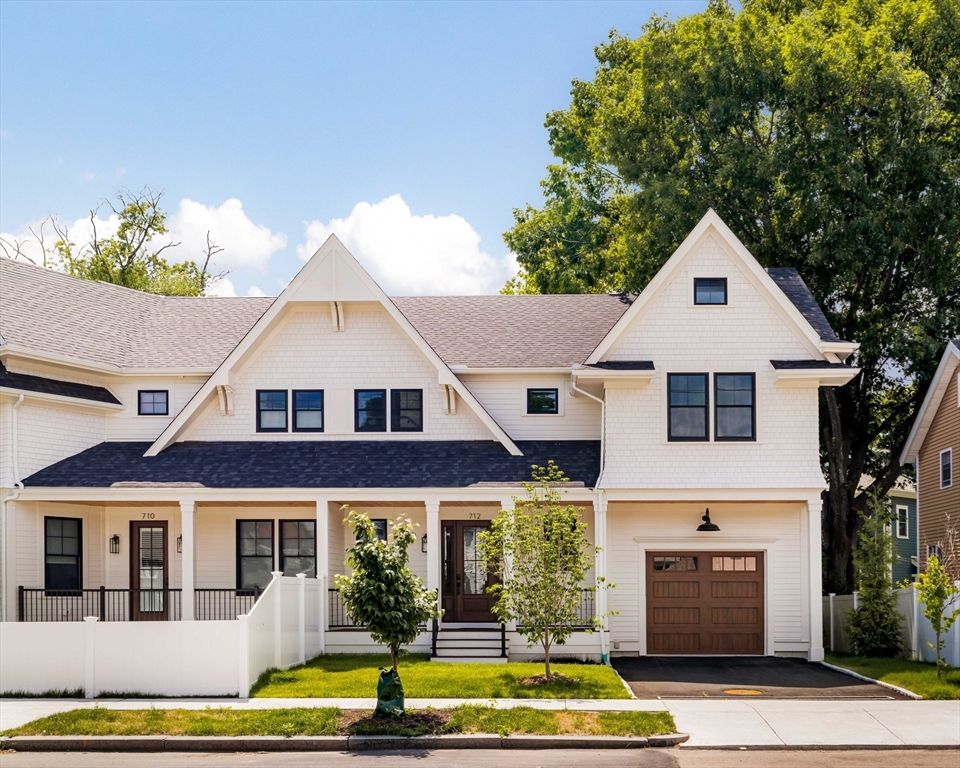 712 Watertown St 712, Newton, MA 02460