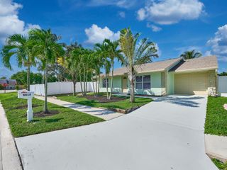 5517 Thurston Avenue, Lake Worth, FL 33463