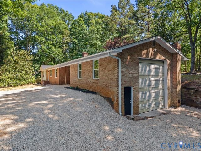 2725 Daphne Ln, Powhatan, VA 23139