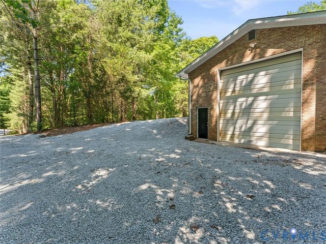 2725 Daphne Ln, Powhatan, VA 23139