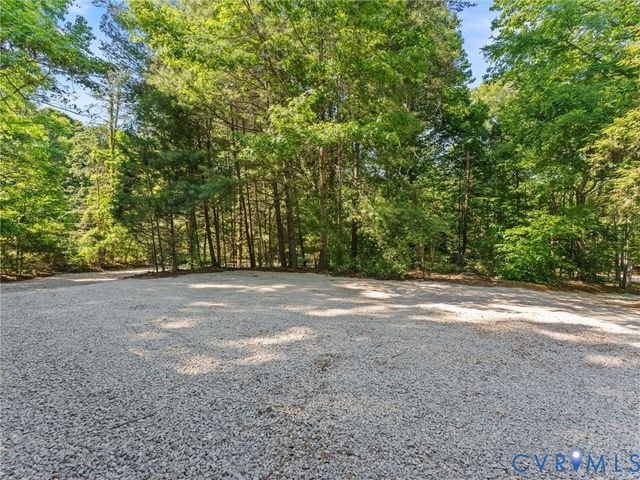2725 Daphne Ln, Powhatan, VA 23139
