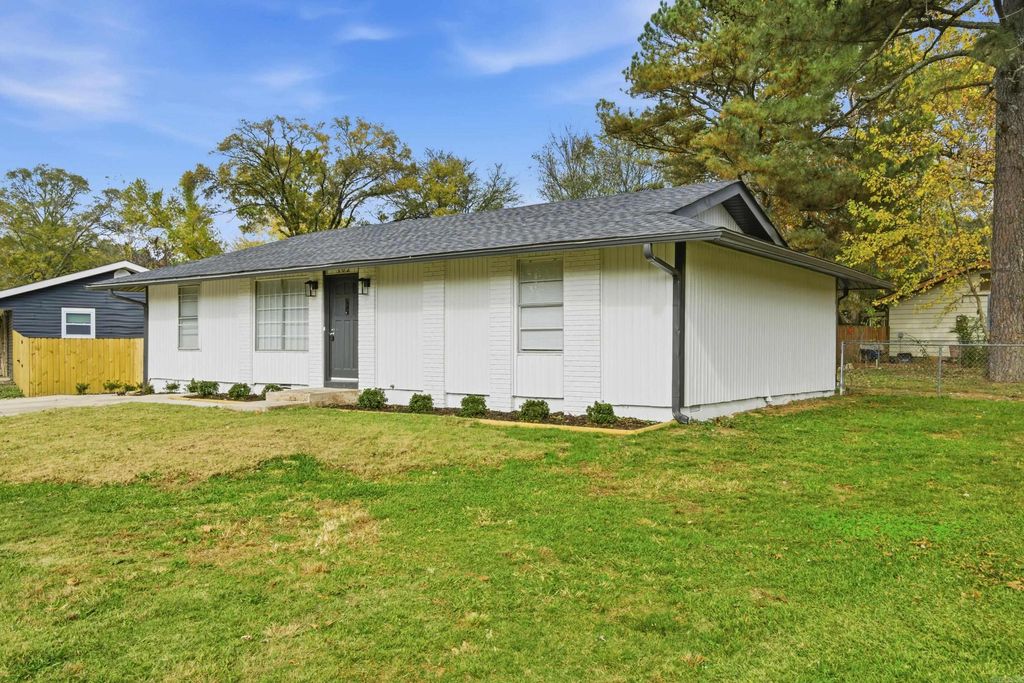 102 Squire Court, Hot Springs Village, AR 71913