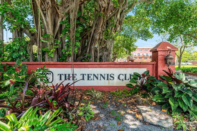 650 Tennis Club Dr 303, Fort Lauderdale, FL 33311