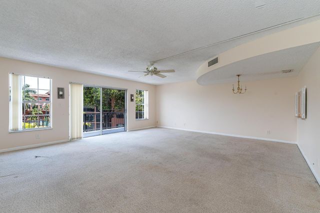 650 Tennis Club Dr 303, Fort Lauderdale, FL 33311