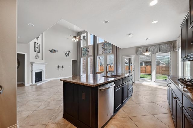 13613 Sunset Harbor Drive, Pearland, TX 77584