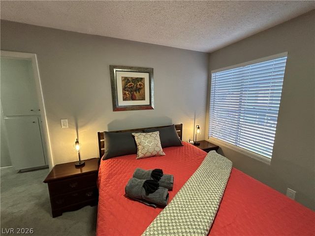 4458 Del Oro Drive, Las Vegas, NV 89102