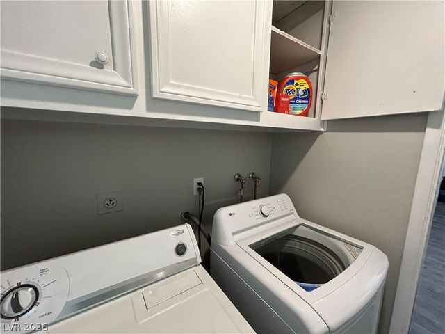 4458 Del Oro Drive, Las Vegas, NV 89102