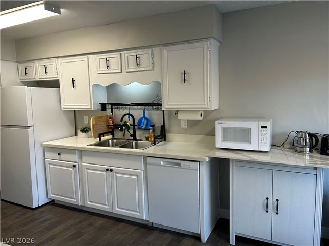 4458 Del Oro Drive, Las Vegas, NV 89102