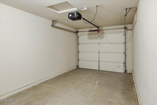 7401 W ARROWHEAD CLUBHOUSE Drive 2083, Glendale, AZ 85308