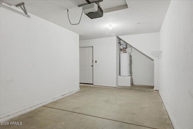 7401 W ARROWHEAD CLUBHOUSE Drive 2083, Glendale, AZ 85308