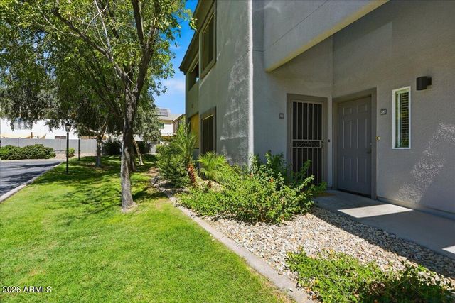7401 W ARROWHEAD CLUBHOUSE Drive 2083, Glendale, AZ 85308