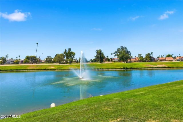 7401 W ARROWHEAD CLUBHOUSE Drive 2083, Glendale, AZ 85308
