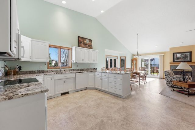 2622 Wheatland Drive S, Fargo, ND 58103