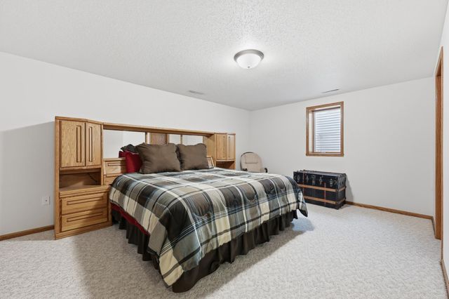 2622 Wheatland Drive S, Fargo, ND 58103