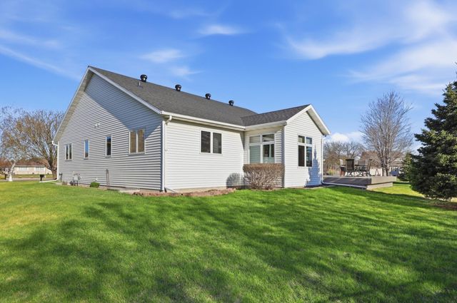 2622 Wheatland Drive S, Fargo, ND 58103
