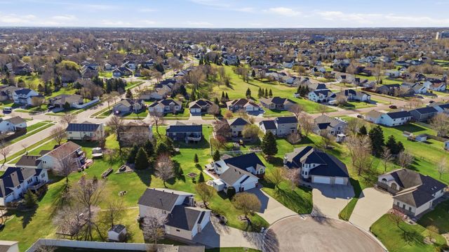 2622 Wheatland Drive S, Fargo, ND 58103