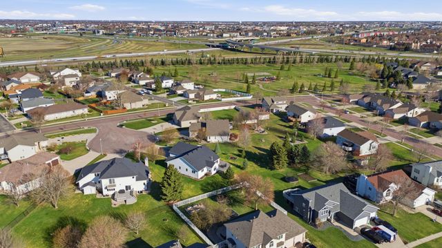 2622 Wheatland Drive S, Fargo, ND 58103