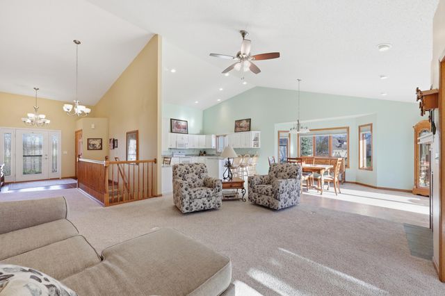 2622 Wheatland Drive S, Fargo, ND 58103