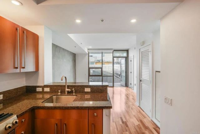 321 10Th Avenue 1303, San Diego, CA 92101