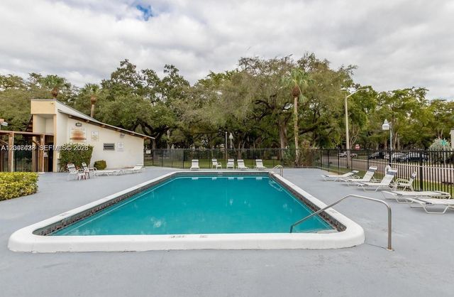 3321 Raleigh Street 3H, Hollywood, FL 33021