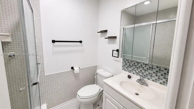 3321 Raleigh Street 3H, Hollywood, FL 33021