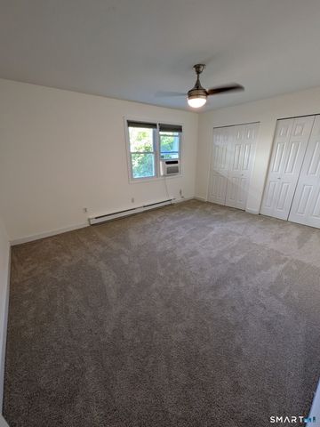 61 Dover Court B, Branford, CT 06405