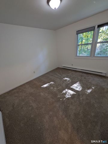 61 Dover Court B, Branford, CT 06405