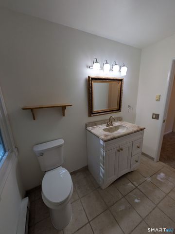 61 Dover Court B, Branford, CT 06405