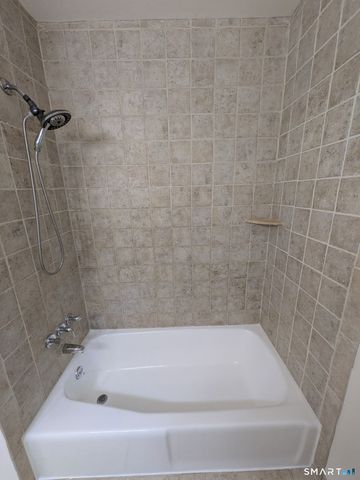 61 Dover Court B, Branford, CT 06405