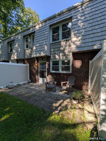 61 Dover Court B, Branford, CT 06405