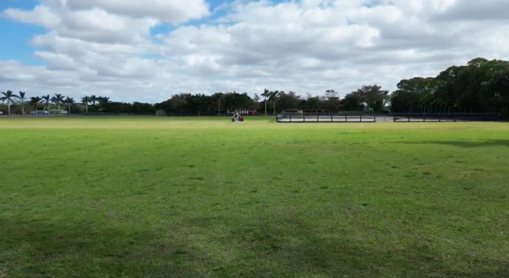 Image 19 of property listing at 16098 Deer Path Lane, Wellington, FL 33470